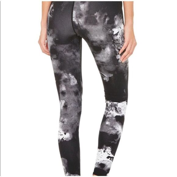 Alo Yoga airbrush leggings size xs black white pattern - Picture 2 of 4